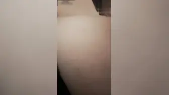 真实家庭乱伦 和姐姐在租房的日子 无套直接进入，姐姐淫荡的呻吟声充满了整个房间