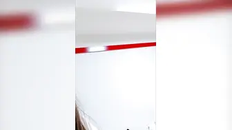 可爱少女泡芙小狗在学生宿舍露出极品美乳粉穴水好多