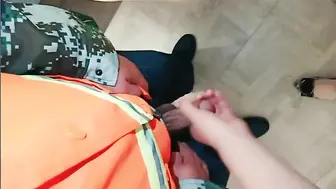 极品美少女勾搭环卫老大爷玩内射
