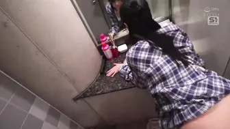 SONE-905 [中文字幕]清纯女神买签售送操穴？ 浅野こころ突击密着！——后台谁都能爱，却被干到娇喘失控! 浅野心