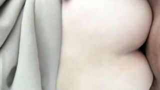 【网曝泄密】下贱母狗们渴望被爸爸狠狠蹂躏，操的越猛爱的越深
